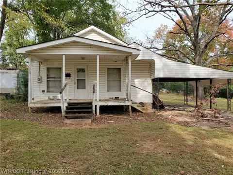 116 Walker St, Ozark, AR 72949 photo 1