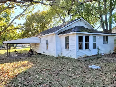 116 Walker St, Ozark, AR 72949 photo 3