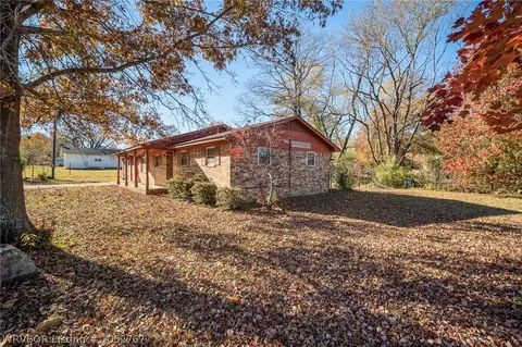 601 Southerland, Gans, OK 74936 photo 2