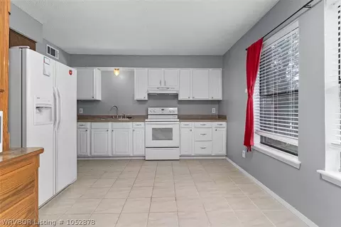 1385 15th Ter, Barling, AR 72923 photo 9