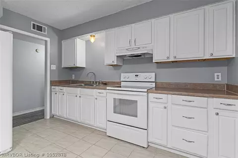 1385 15th Ter, Barling, AR 72923 photo 11