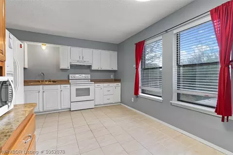 1385 15th Ter, Barling, AR 72923 photo 10