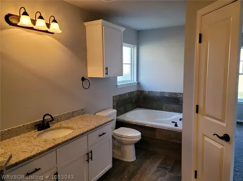 2210 Regency Ln, Barling, AR 72923 photo 9