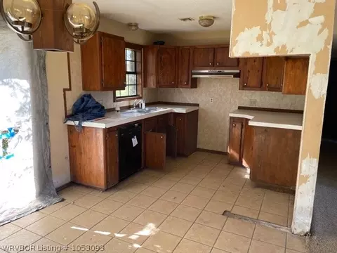 421 Broadway St, Huntington, AR 72940 photo 3