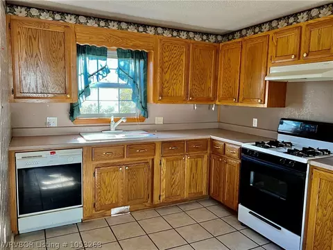 207 W Spring St, Ozark, AR 72949 photo 6