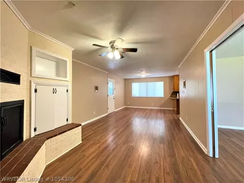 916 N 3rd St, Ozark, AR 72949 photo 4