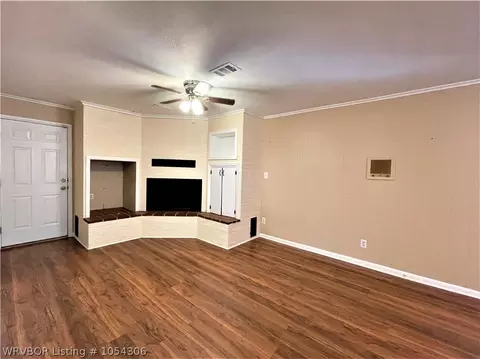 916 N 3rd St, Ozark, AR 72949 photo 3