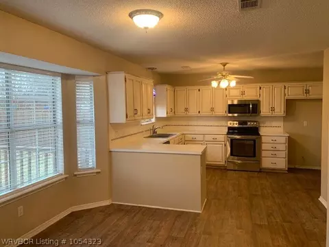9709 Bridgeford Rd, Fort Smith, AR 72908 photo 4