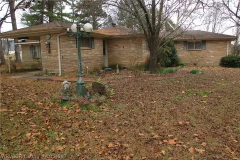 110 Randolph St, Paris, AR 72855 photo 1