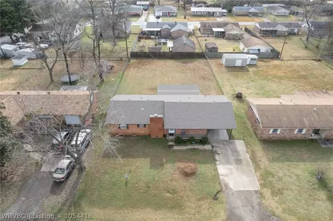 1105 C St, Barling, AR 72923 photo 4
