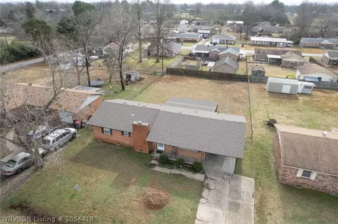 1105 C St, Barling, AR 72923 photo 3