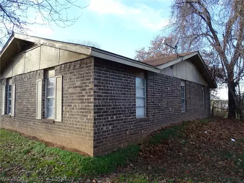 1110 P St, Barling, AR 72923 photo 3