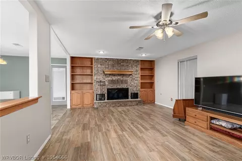 1309 Princeton Dr, Fort Smith, AR 72908 photo 3