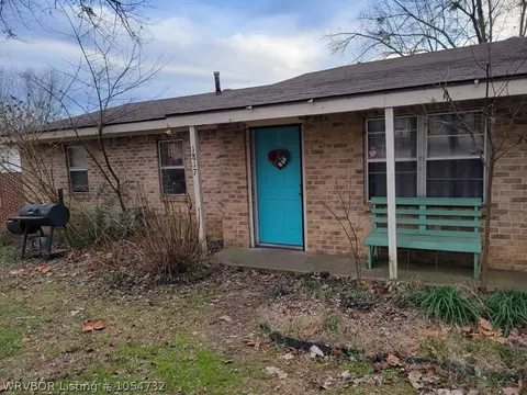 1817 Kris Dr, Ozark, AR 72949 photo 1
