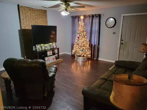 1817 Kris Dr, Ozark, AR 72949 photo 2