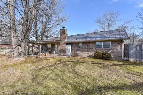 2916 Riverbend Dr, Fort Smith, AR 72903 photo 2