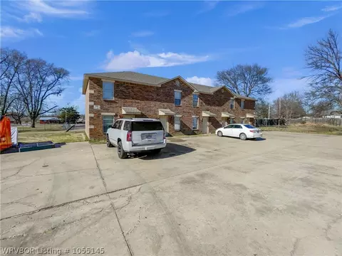 301 Plum St, Hackett, AR 72937 photo 4