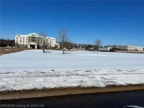 1109 Pointer Trl E, Van Buren, AR 72956