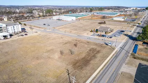 1109 Pointer Trl E, Van Buren, AR 72956 photo 5