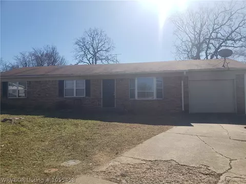 8009 Thayer Dr, Fort Smith, AR 72908 photo 1