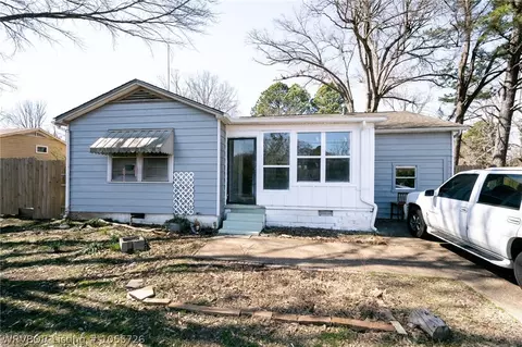 2401 N 52nd St, Fort Smith, AR 72904 photo 2