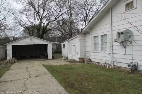 712 5th, Paris, AR 72855 photo 3
