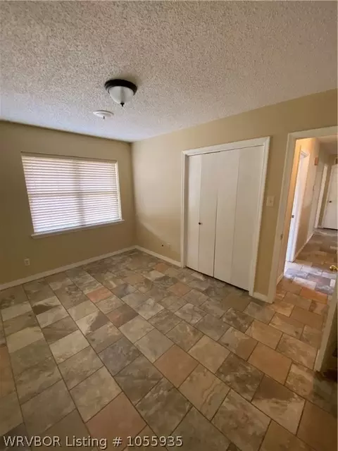 1405 Strozier Ct, Barling, AR 72923 photo 9