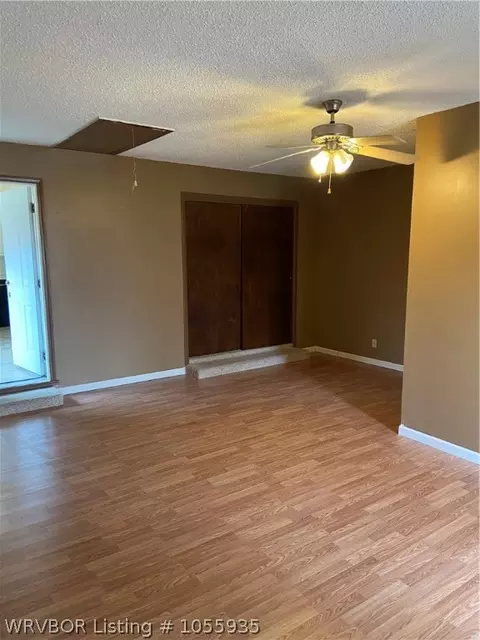 1405 Strozier Ct, Barling, AR 72923 photo 3