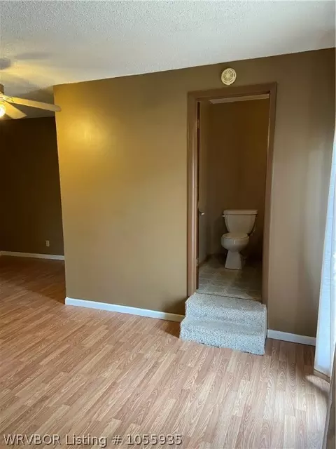 1405 Strozier Ct, Barling, AR 72923 photo 2