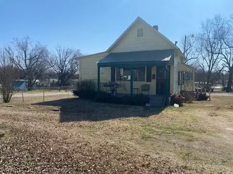 818 N 6th St, Fort Smith, AR 72901 photo 1