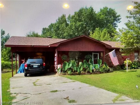 203 E Columbus Cir, Lavaca, AR 72941 photo 1