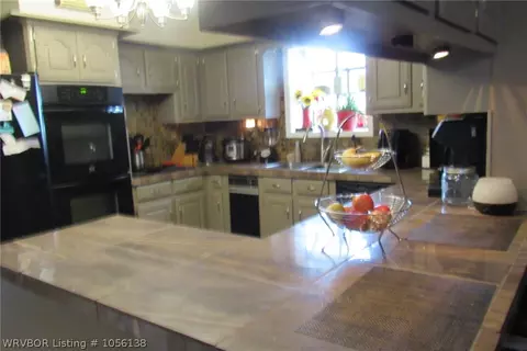 8231 Sebastian Lake Dr, Hackett, AR 72937 photo 5