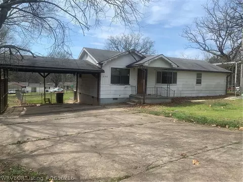 408 Sherwood Ave, Bonanza, AR 72916 photo 2