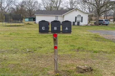 1406 E Academy St, Paris, AR 72855 photo 4