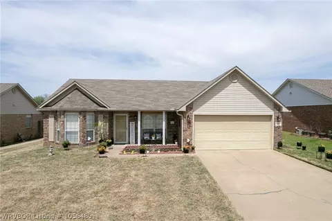 401 Apple Valley Dr, Fort Smith, AR 72908 photo 1