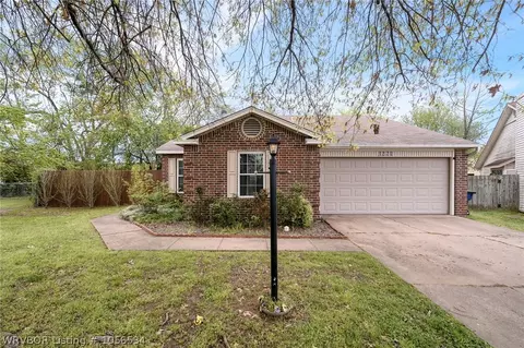 3221 S 68th Cir, Fort Smith, AR 72903 photo 1