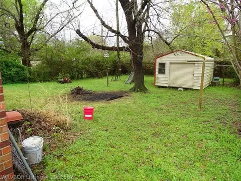 1109 B St, Barling, AR 72923 photo 5