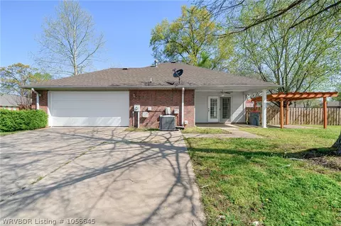 904 Village Dr, Lavaca, AR 72941 photo 16