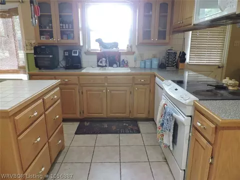 600 Cedarwood Ln, Bonanza, AR 72916 photo 3