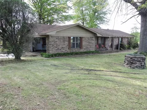 600 Cedarwood Ln, Bonanza, AR 72916 photo 1