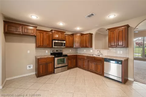 1805 Fairbanks Dr, Barling, AR 72923 photo 9