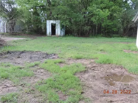 615 4th St, Ozark, AR 72949 photo 4