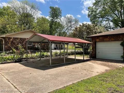 110 Zeiler St, Paris, AR 72855 photo 4