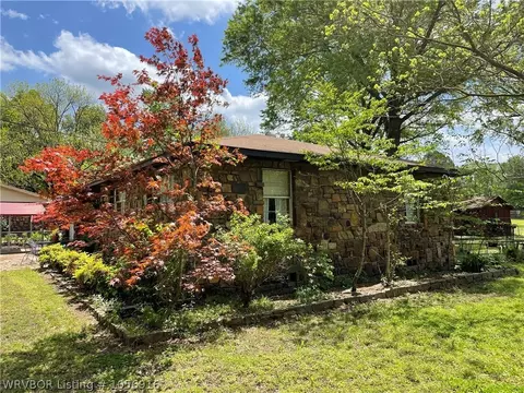 110 Zeiler St, Paris, AR 72855 photo 2