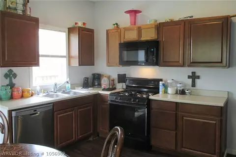 309 Academy St, Paris, AR 72855 photo 6