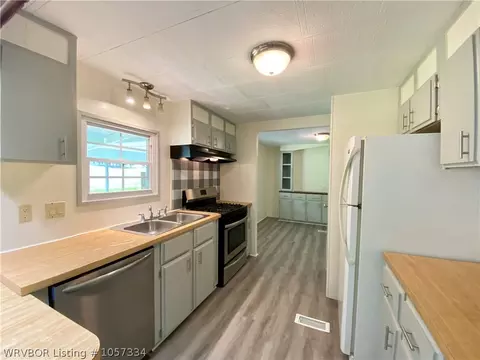 507 Smith St, Pocola, OK 74902 photo 4