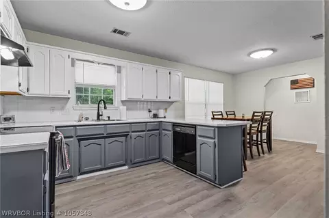 5903 Cloverleaf Cir, Ozark, AR 72949 photo 3