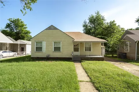 3917 Macarthur Dr, Fort Smith, AR 72904 photo 1