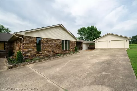 1902 9th Ter, Barling, AR 72923 photo 3