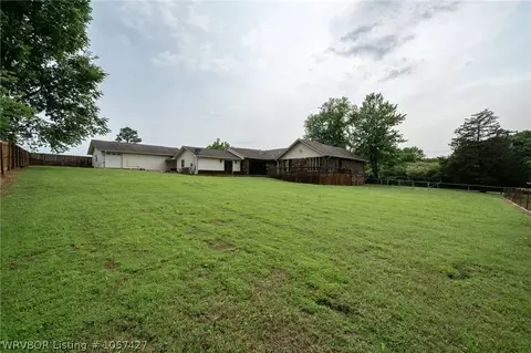 1902 9th Ter, Barling, AR 72923 photo 10